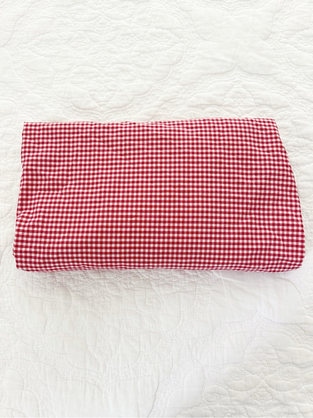 Pottery Barn Kids Red Gingham Cribl Sheet